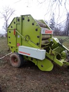 - Claas Rollant 62